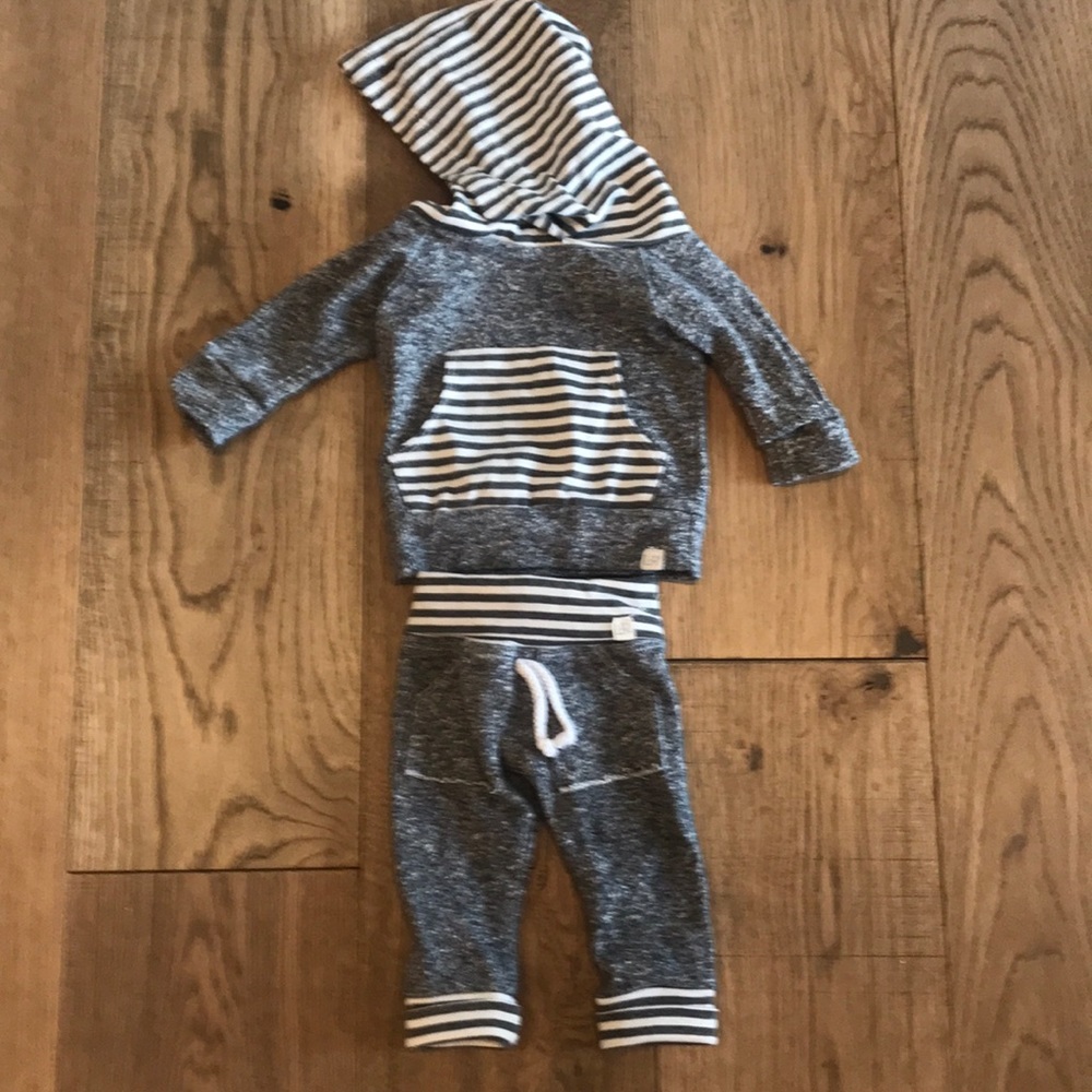 Lulu and too sweatsuit
